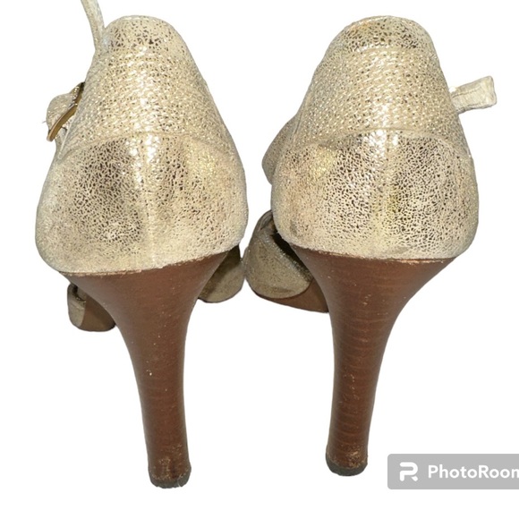 Fendi metallic gold heels with ankle strap size 38/ US 8 - Picture 4 of 8
